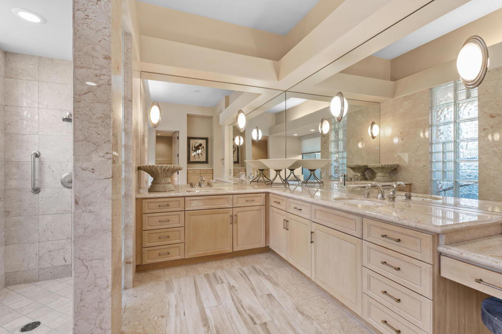 72885 Calle De La Silla