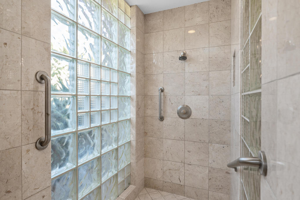 72885 Calle De La Silla