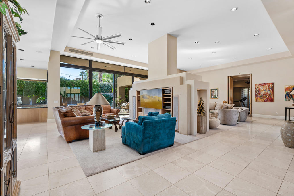 72885 Calle De La Silla