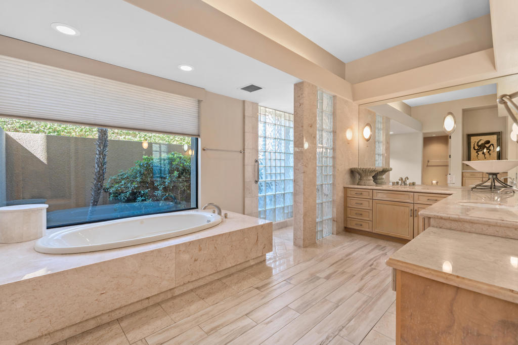 72885 Calle De La Silla