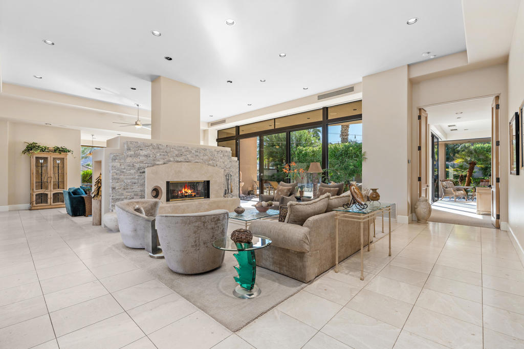 72885 Calle De La Silla