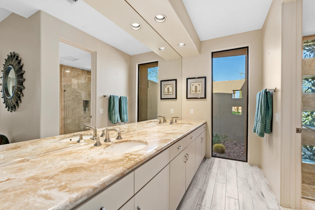 72885 Calle De La Silla