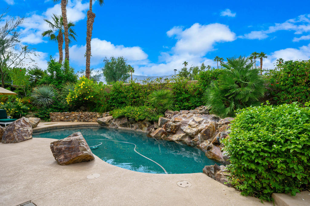 48285 Monterra Circle W