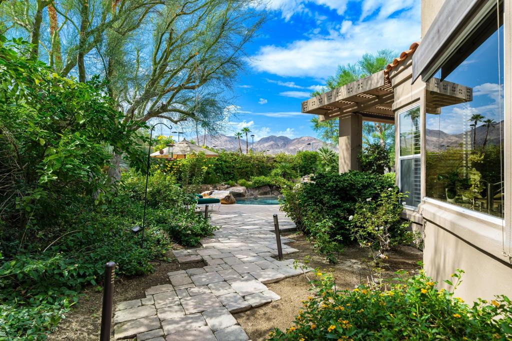 48285 Monterra Circle W