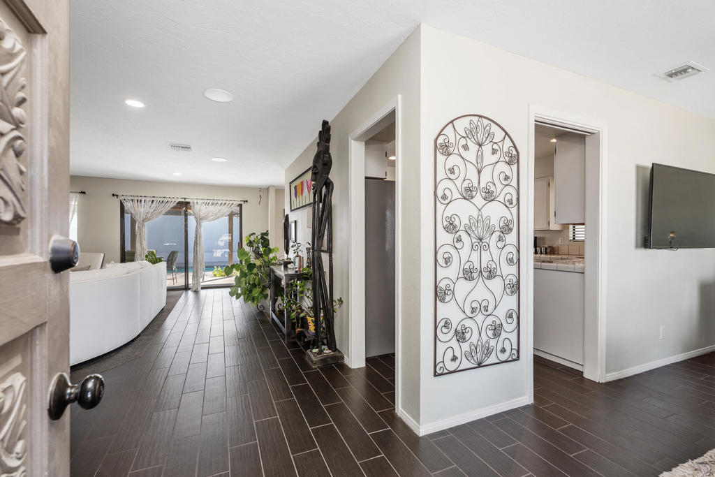 73915 Mountain View Avenue