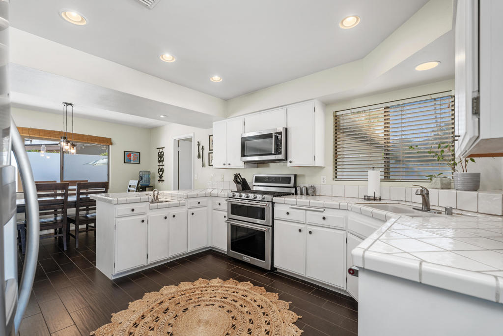 73915 Mountain View Avenue