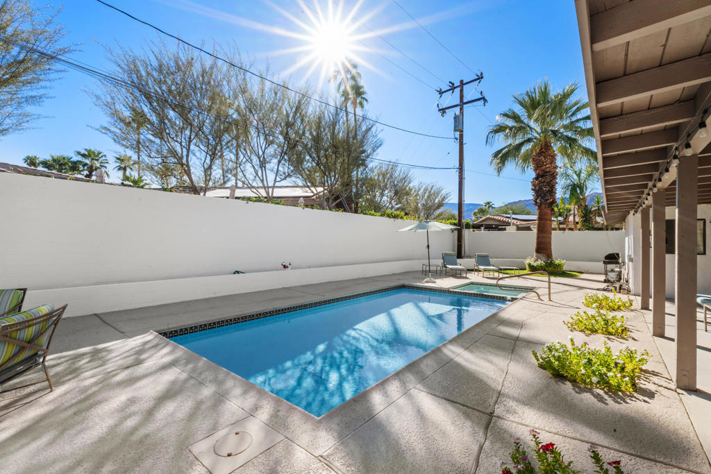 73915 Mountain View Avenue