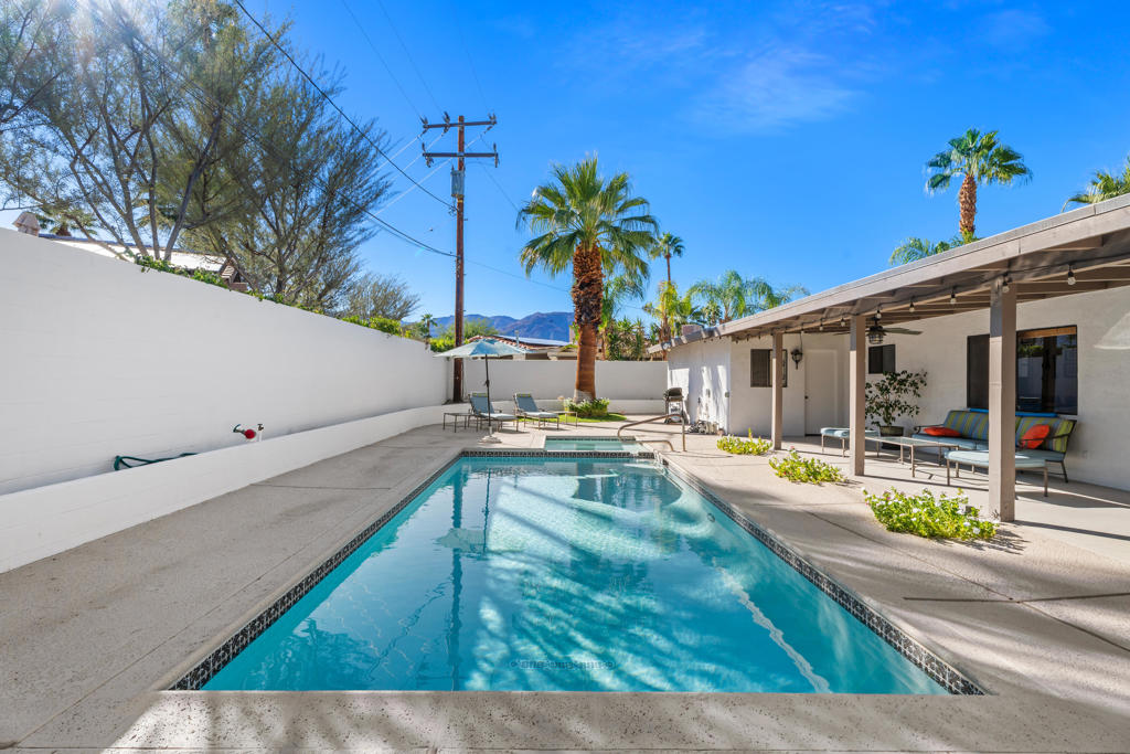 73915 Mountain View Avenue