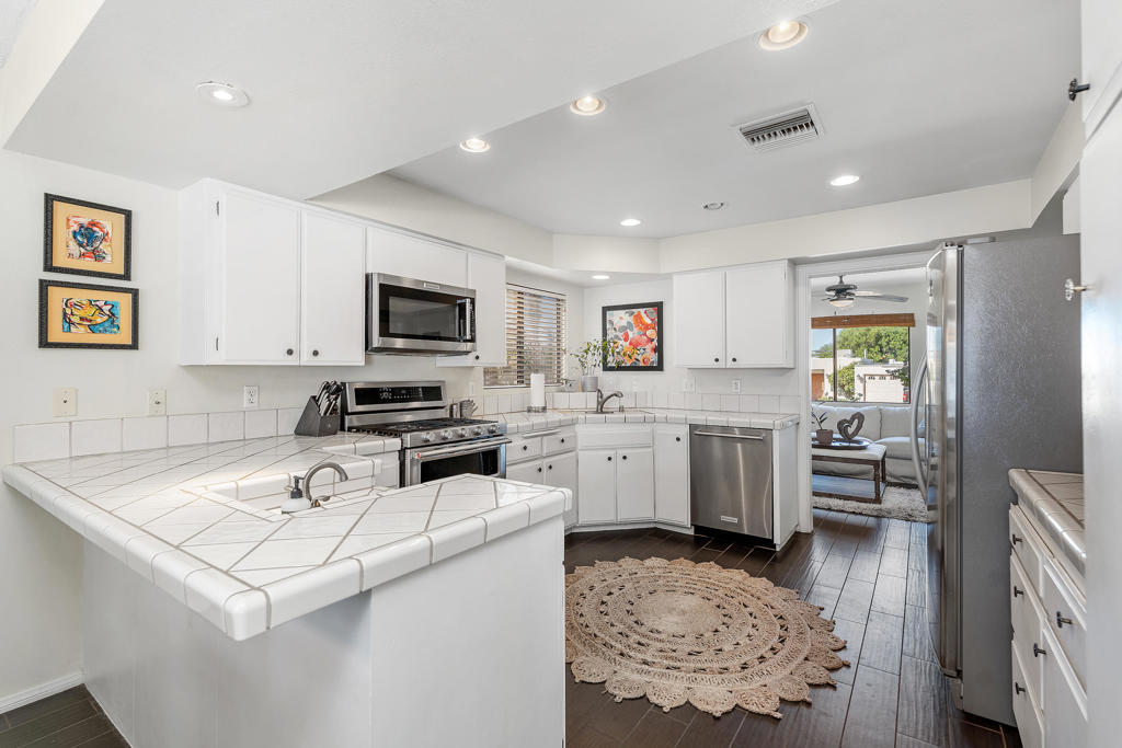 73915 Mountain View Avenue