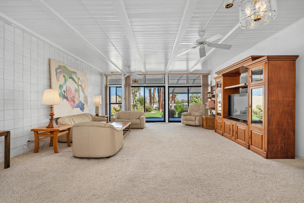 333 Sandpiper Street