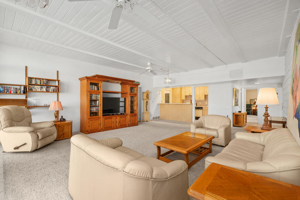 333 Sandpiper Street