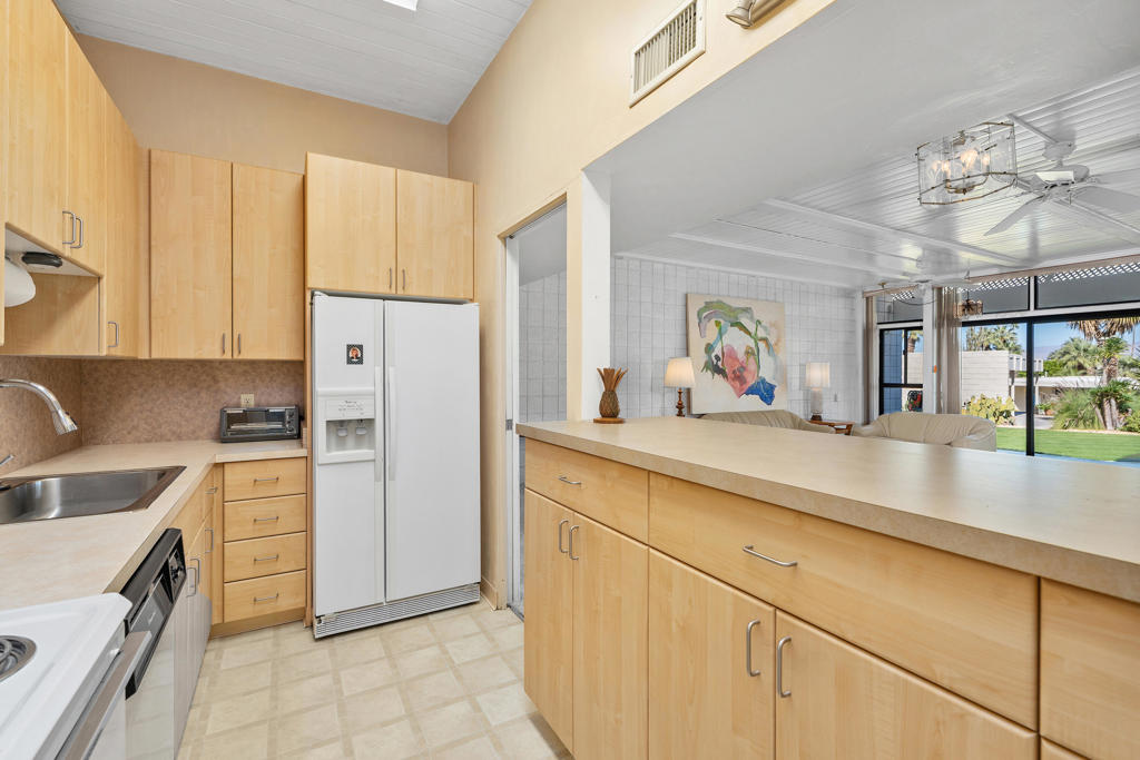 333 Sandpiper Street