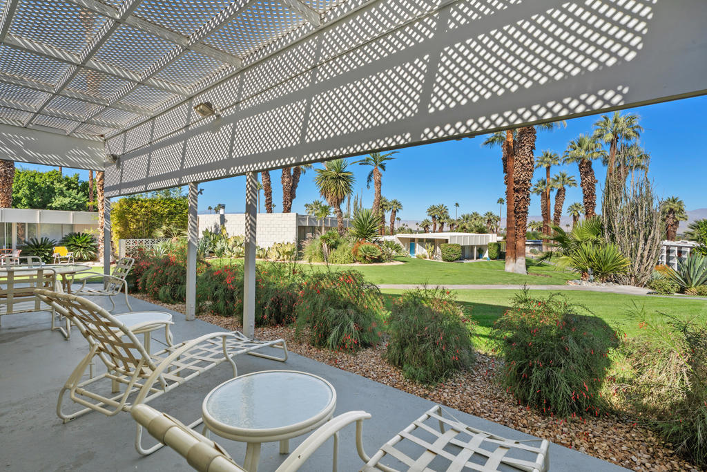 333 Sandpiper Street