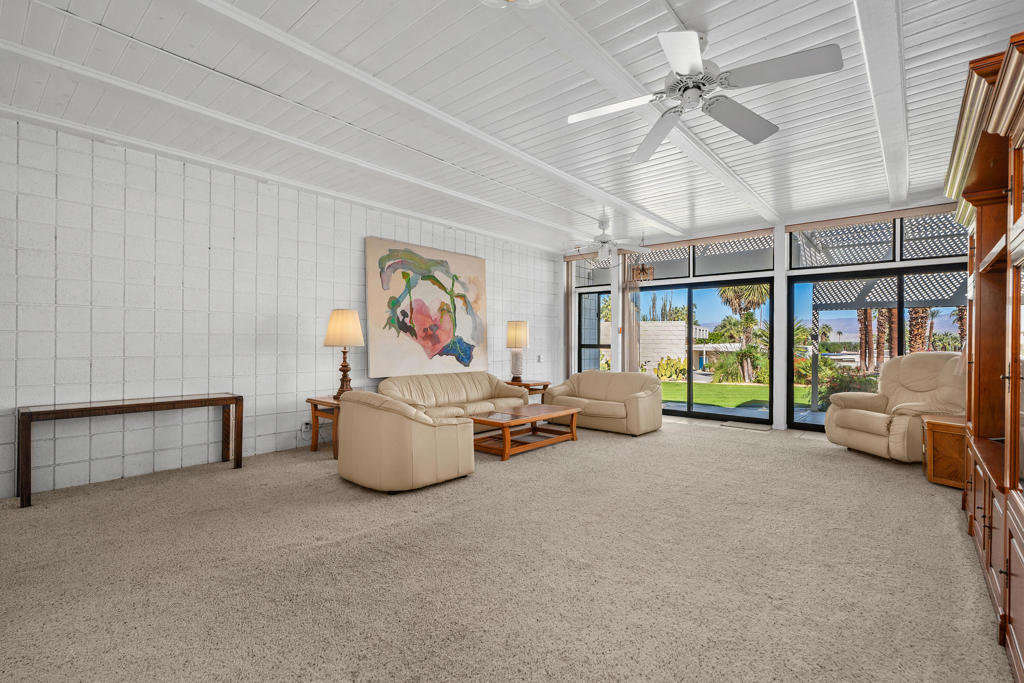 333 Sandpiper Street