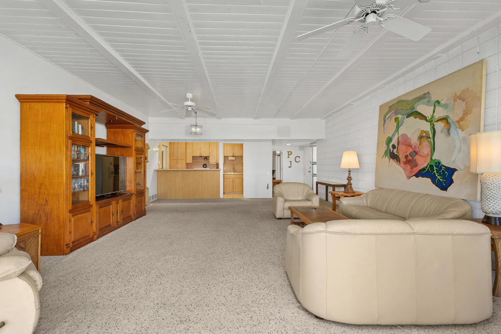 333 Sandpiper Street