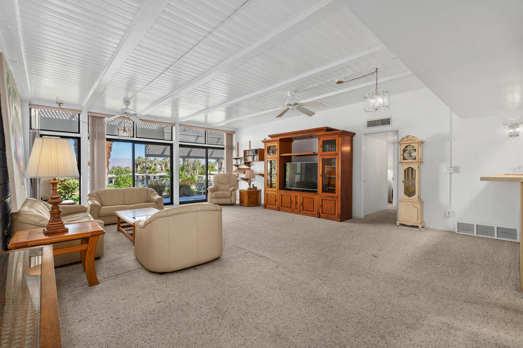 333 Sandpiper Street