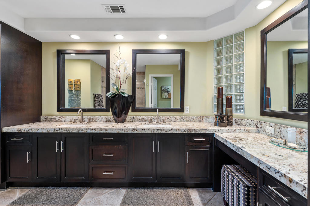 76075 Palm Valley Drive