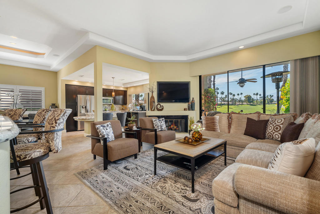 76075 Palm Valley Drive