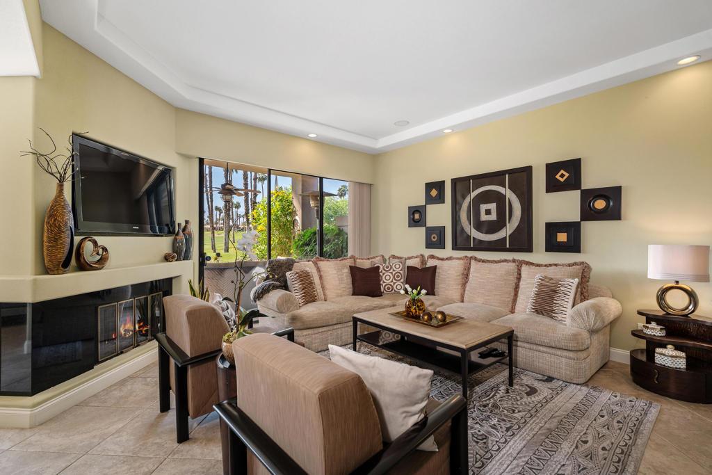 76075 Palm Valley Drive