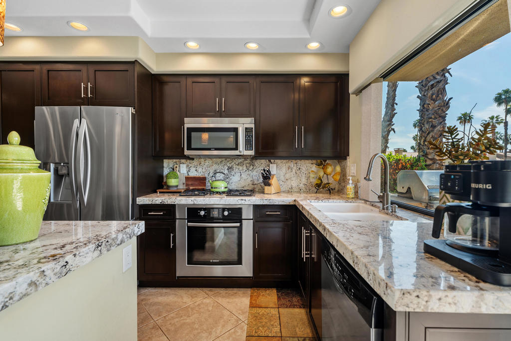 76075 Palm Valley Drive