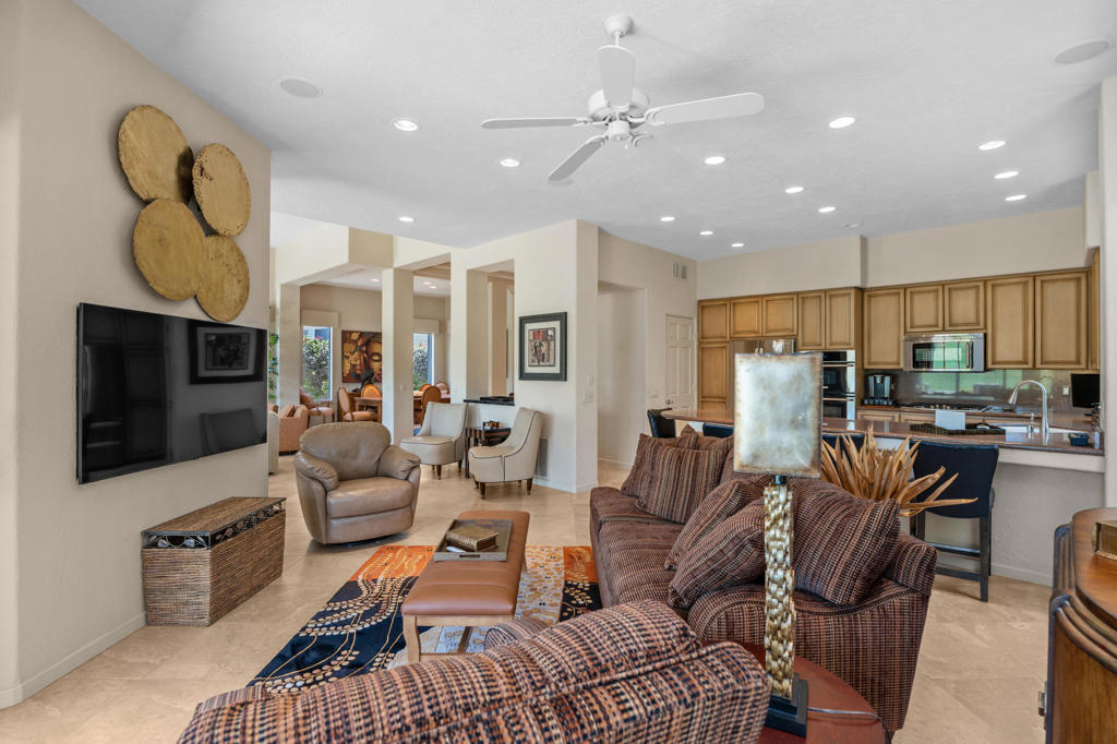 263 Desert Holly Drive