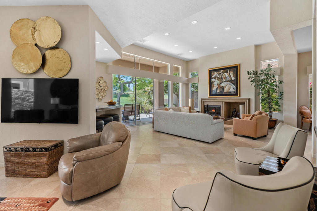 263 Desert Holly Drive