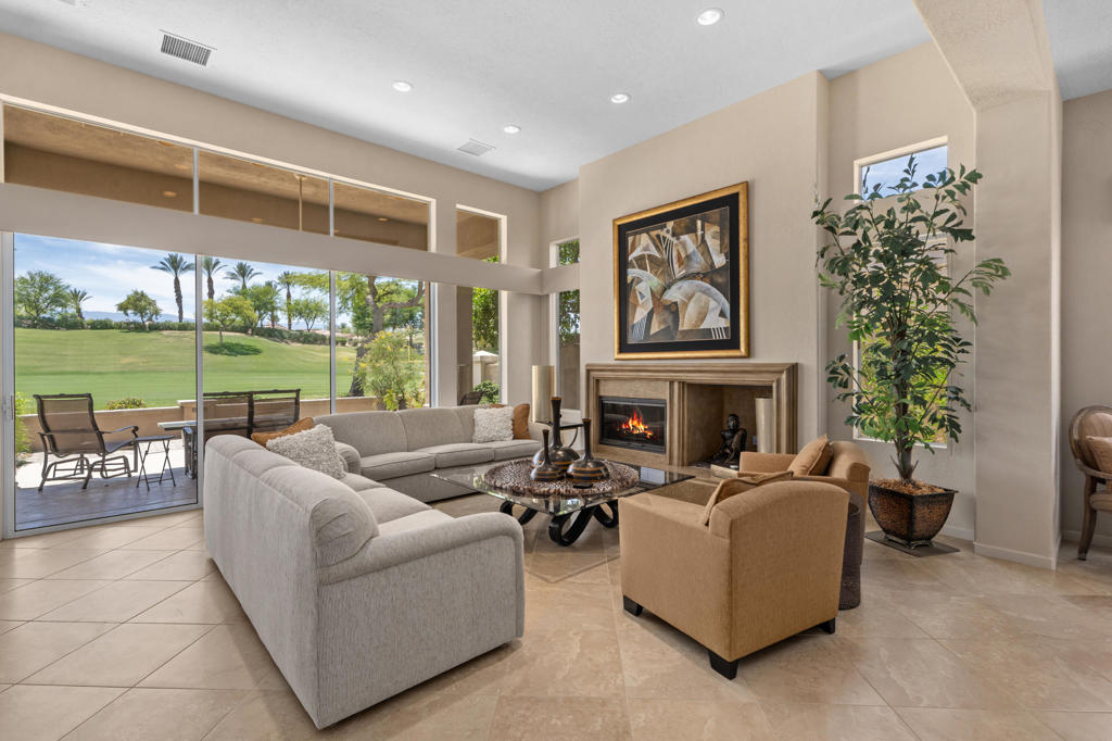 263 Desert Holly Drive