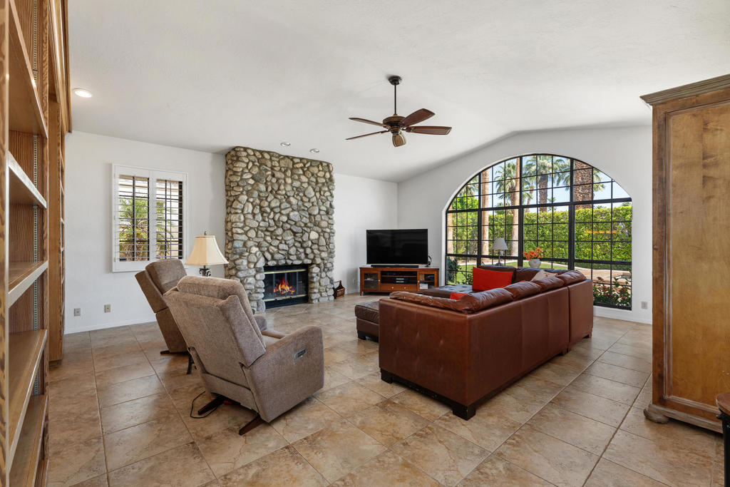 72550 Greenbriar Lane