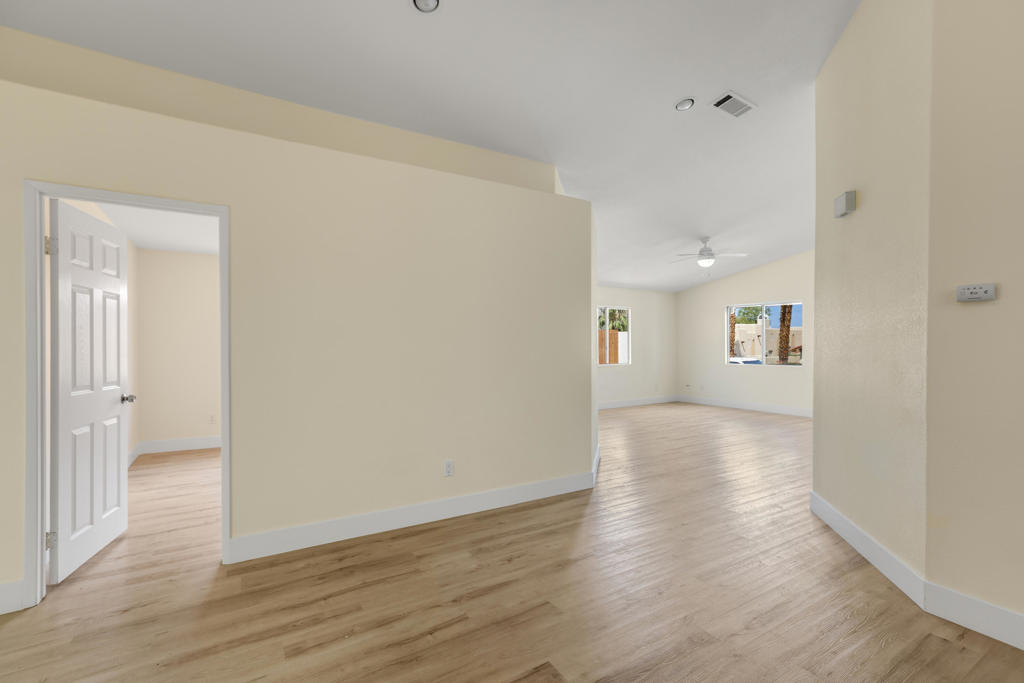 53405 Avenida Rubio