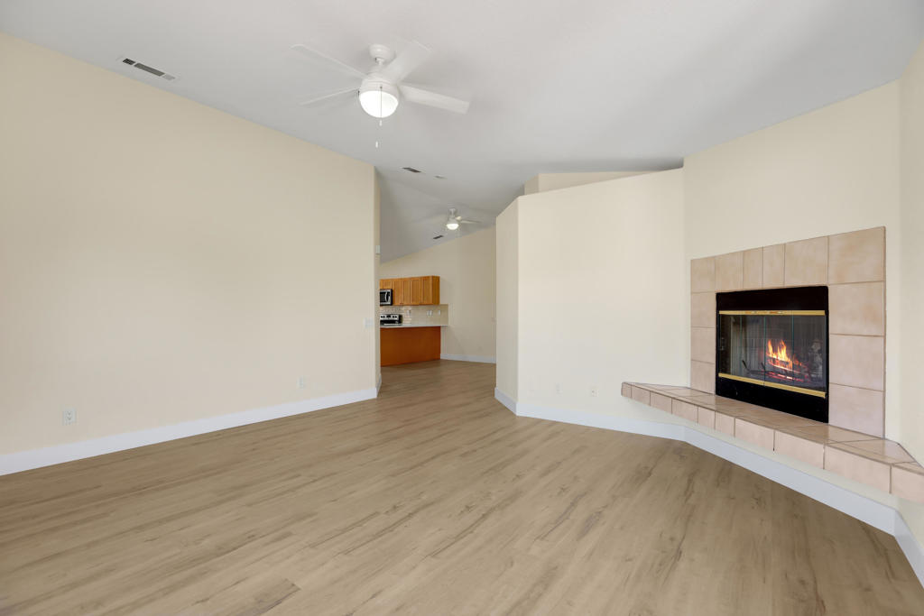 53405 Avenida Rubio