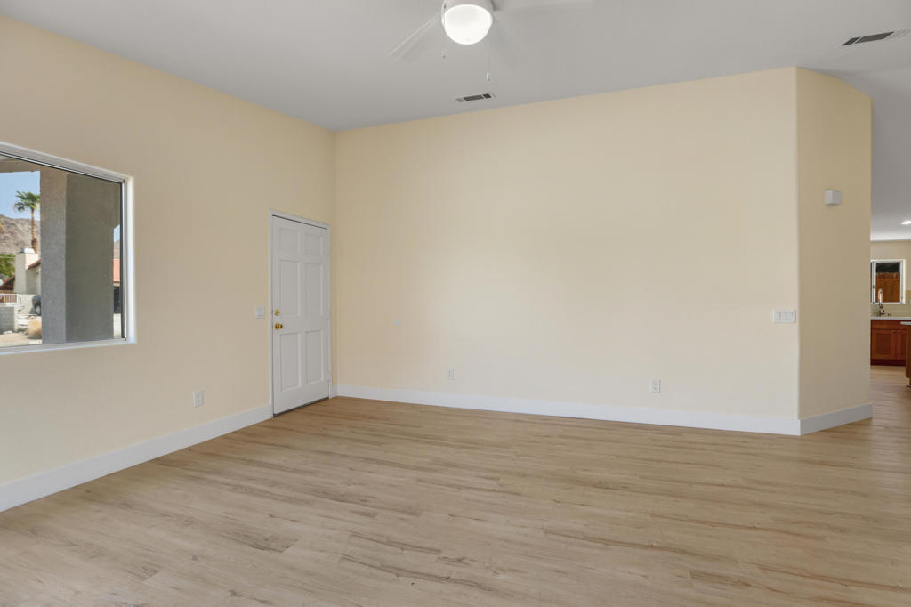 53405 Avenida Rubio