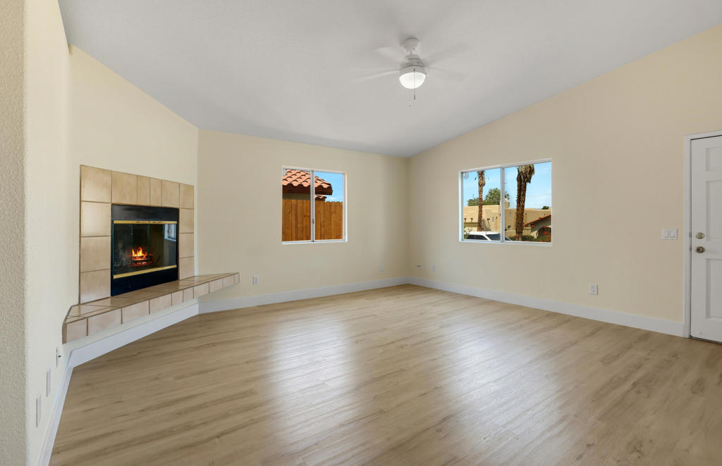53405 Avenida Rubio