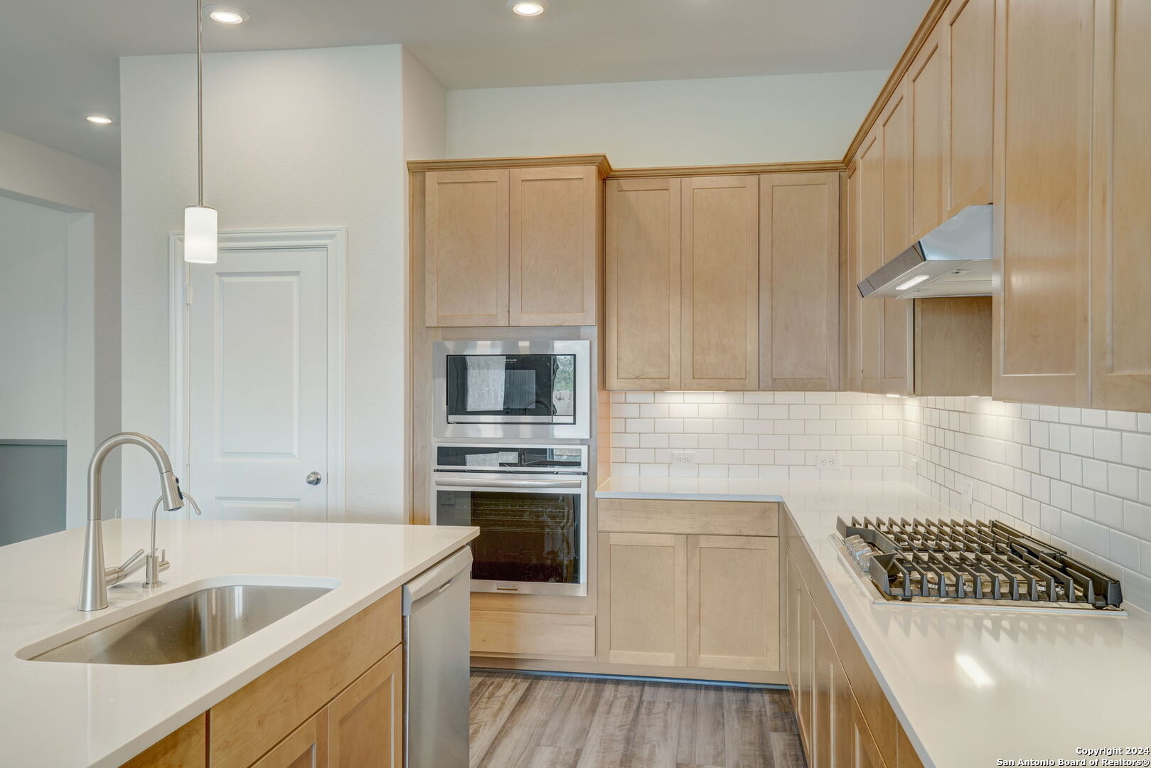 2611 SUNCADIA LANE