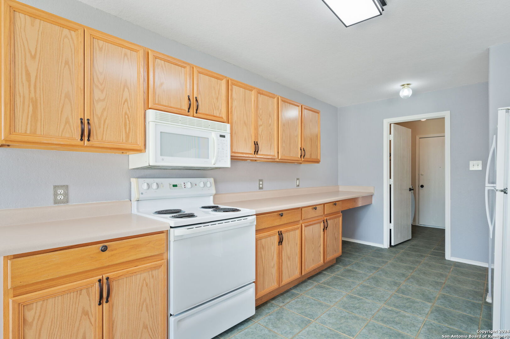 4734 LYNDYS FARM