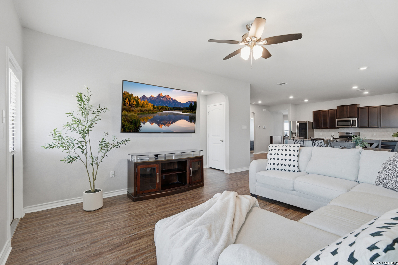 6403 Encore Oaks