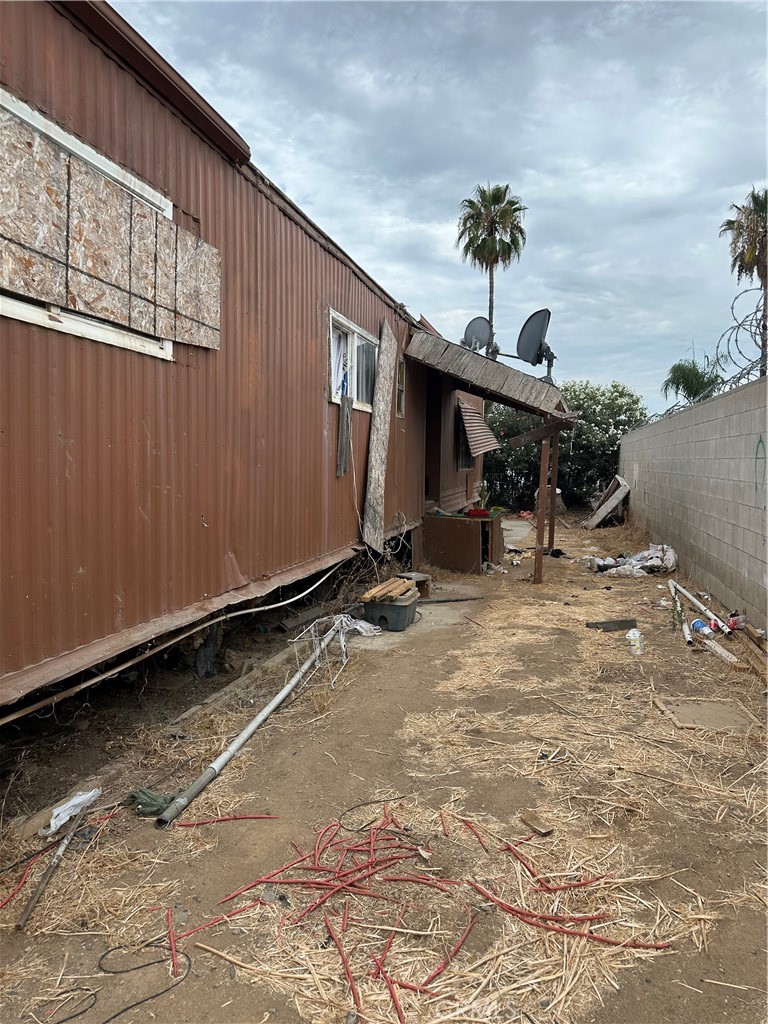 27702 Van Buren