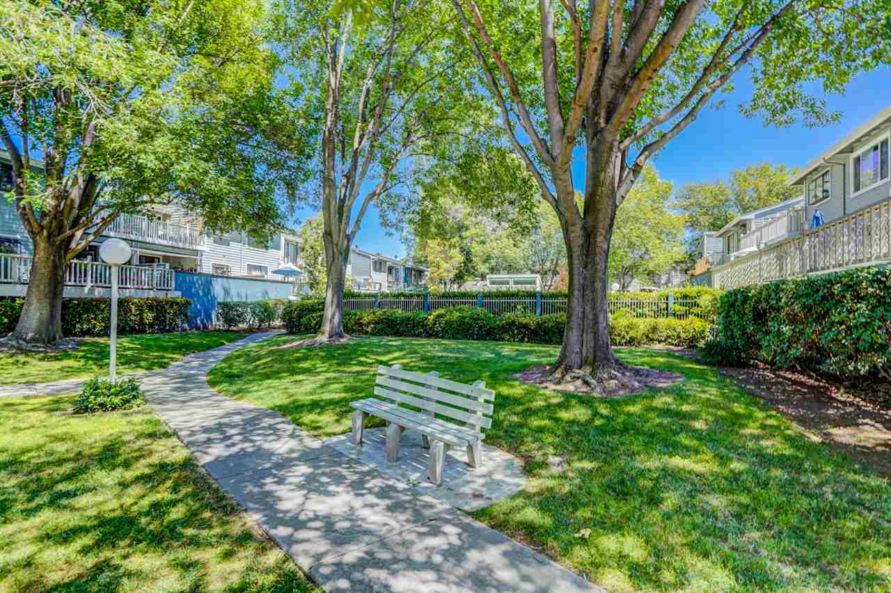 3550 Buttonwood Ter # 111