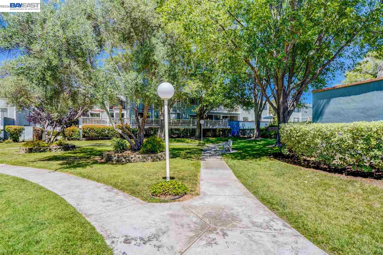 3550 Buttonwood Ter # 111