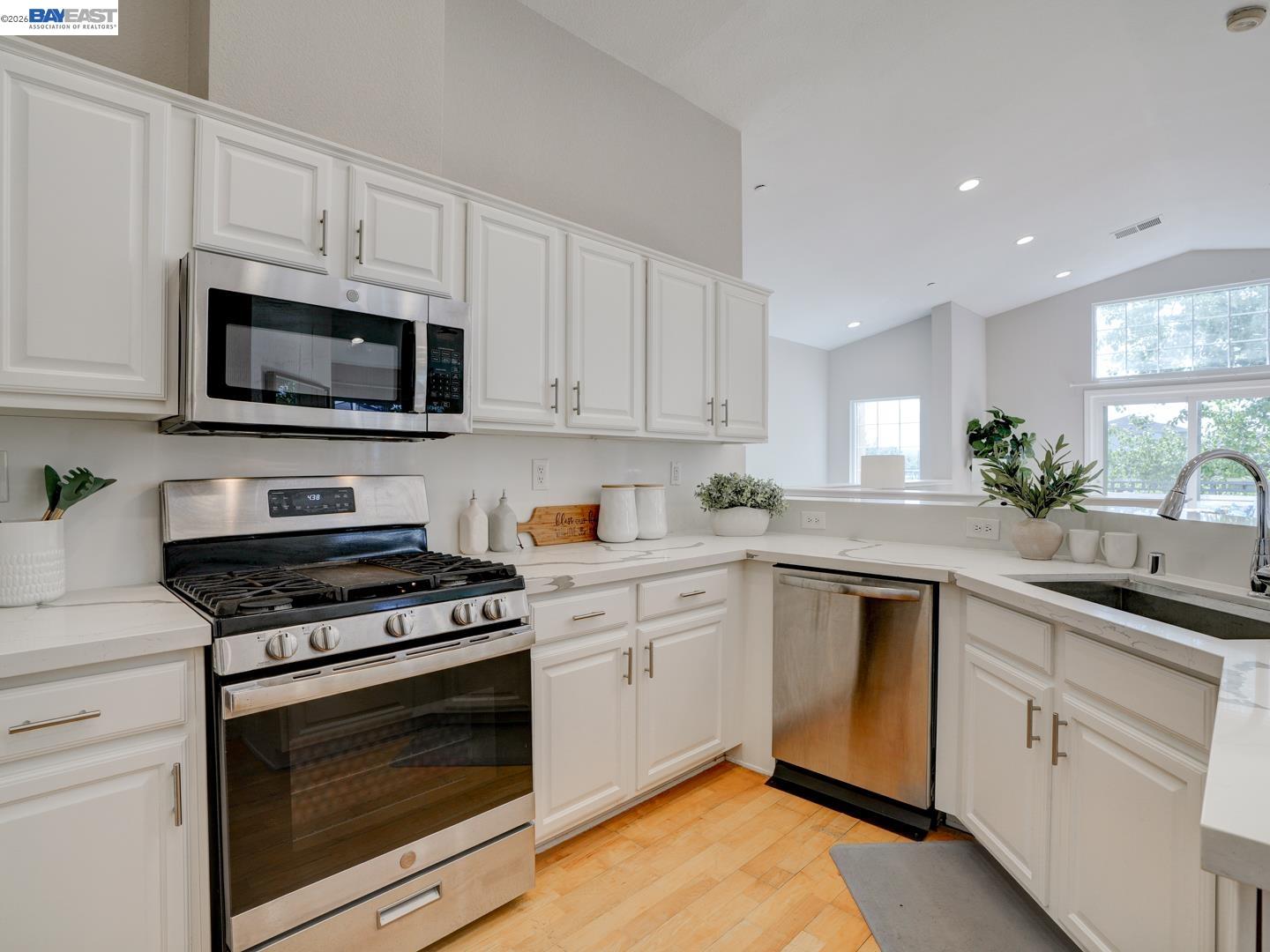 112 Camerota Way