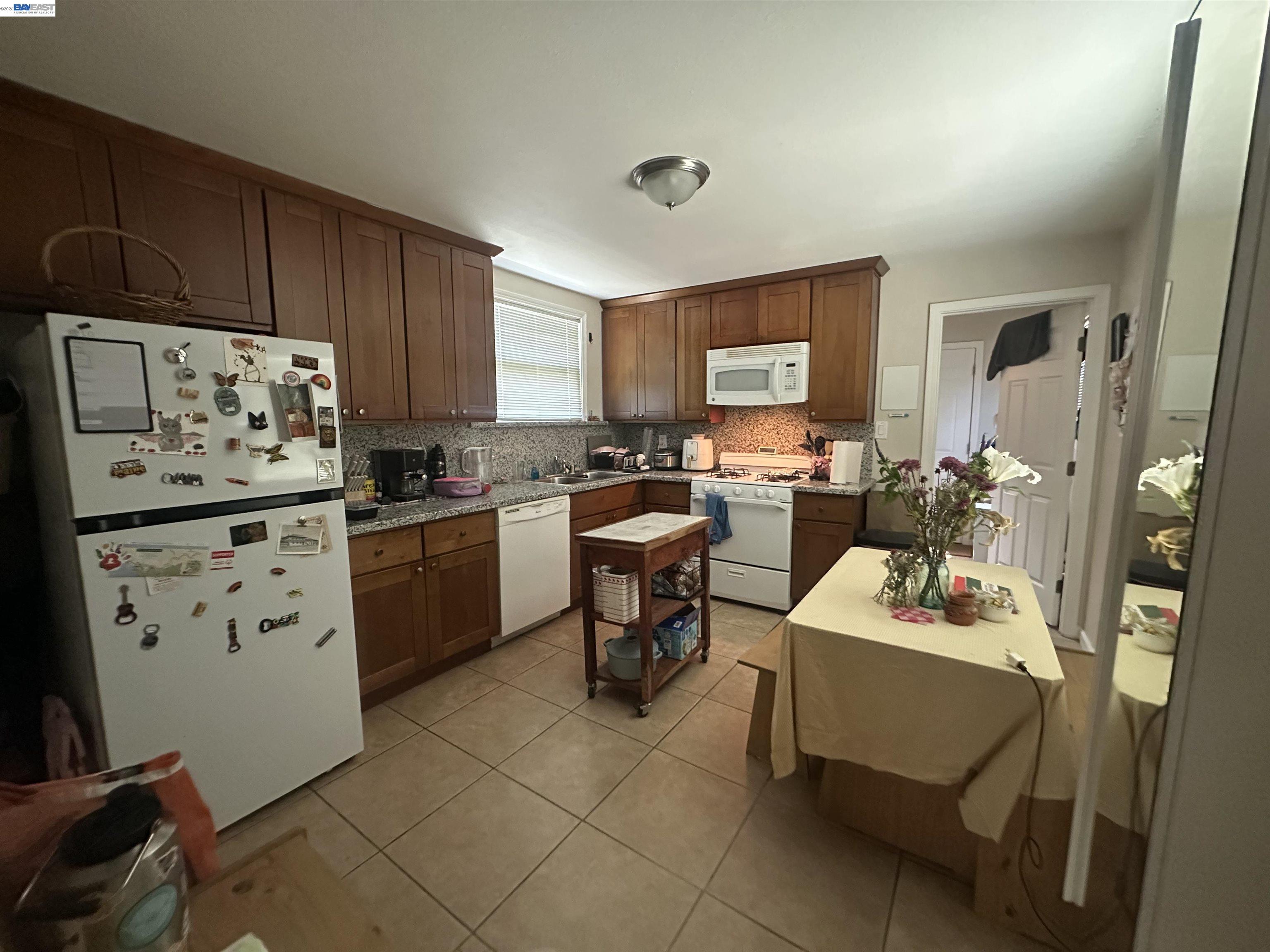 372 6TH Ave
