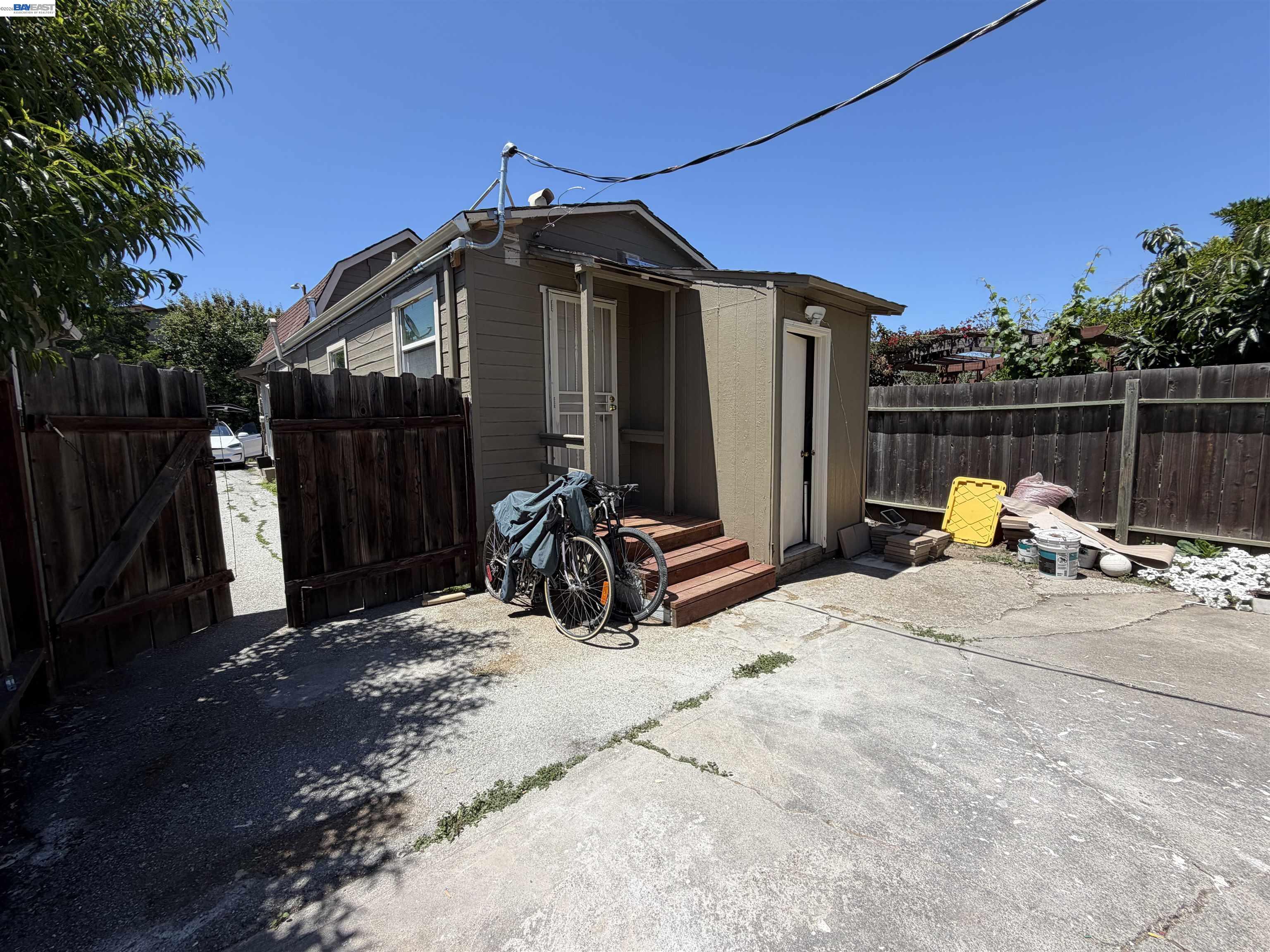 372 6TH Ave