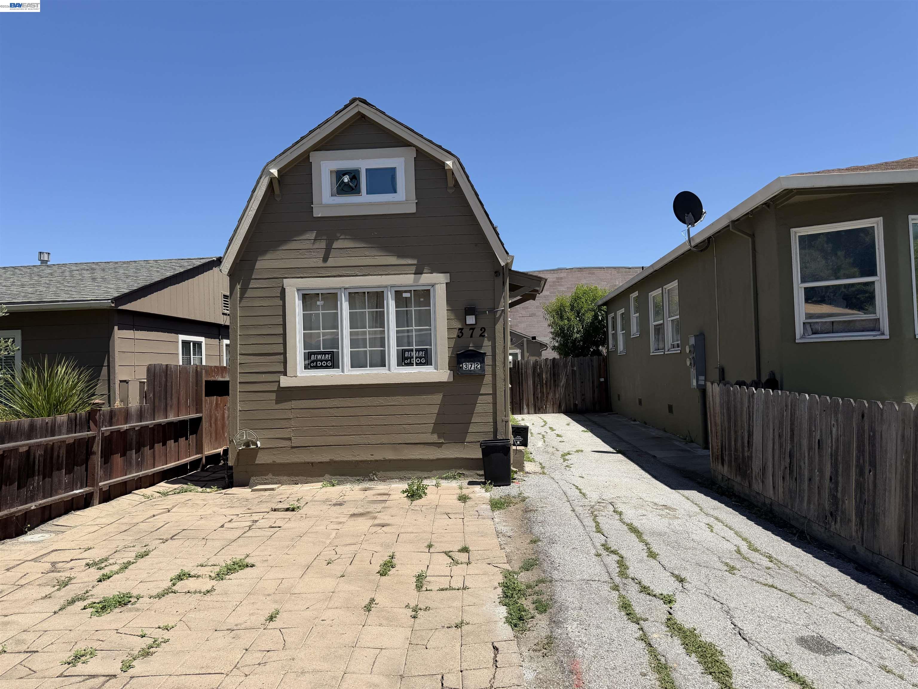372 6TH Ave