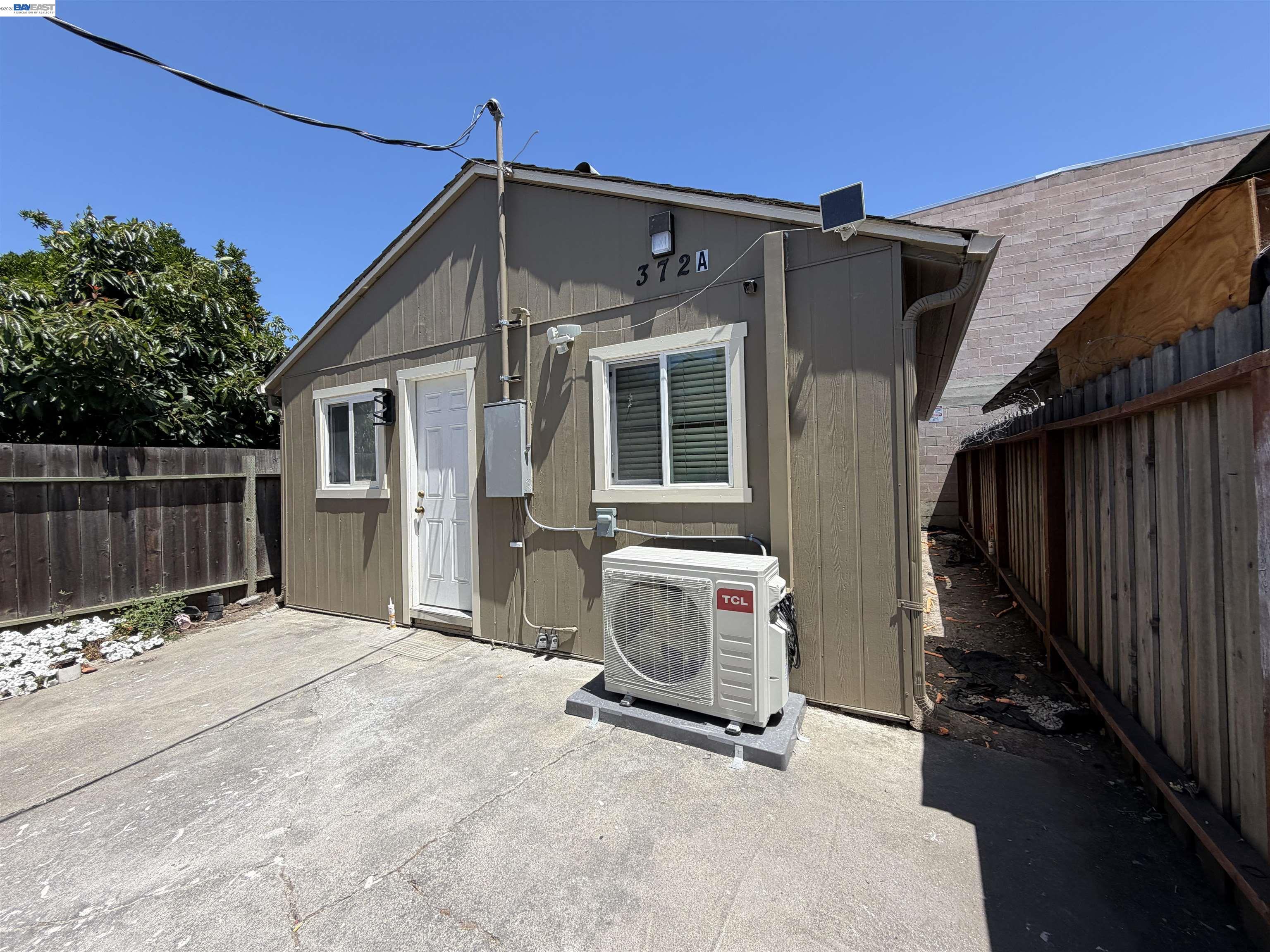 372 6TH Ave