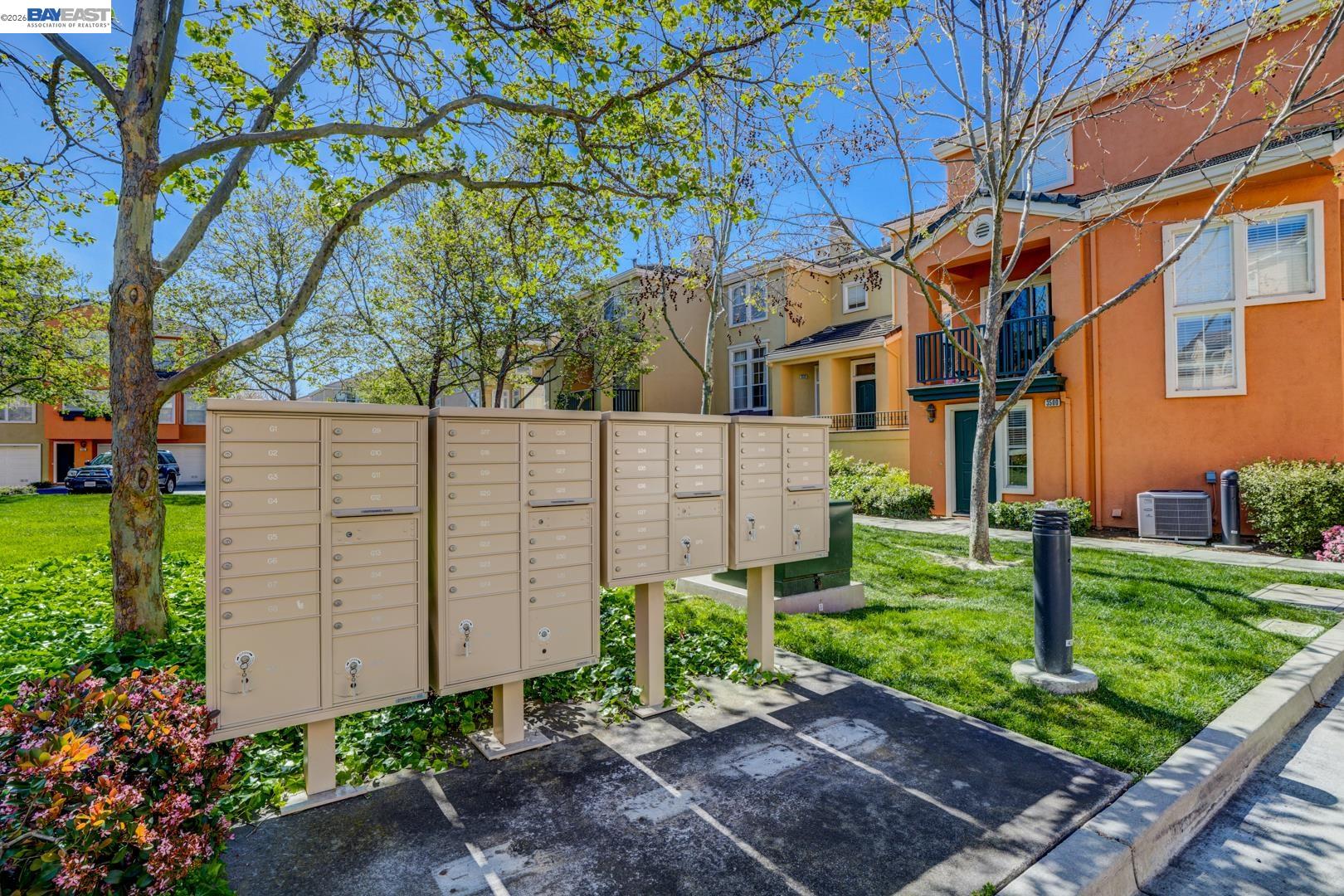 3541 Madison Common