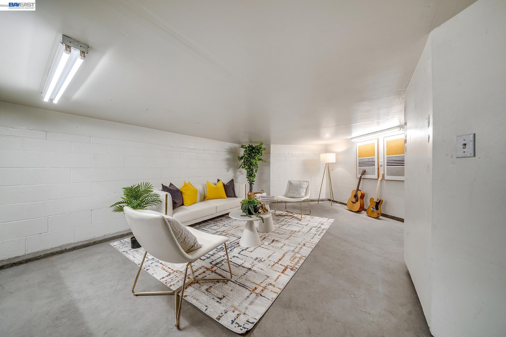 3541 Madison Common