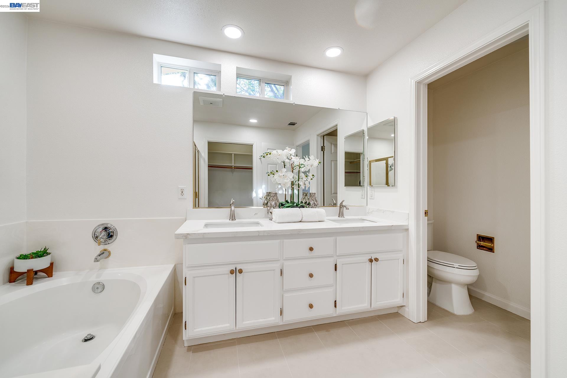 3541 Madison Common