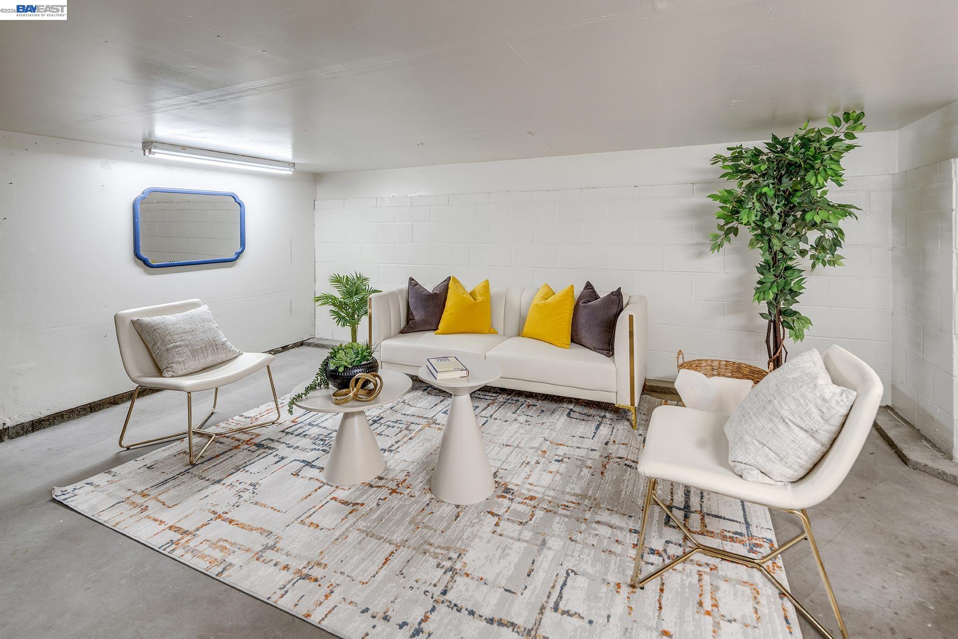 3541 Madison Common
