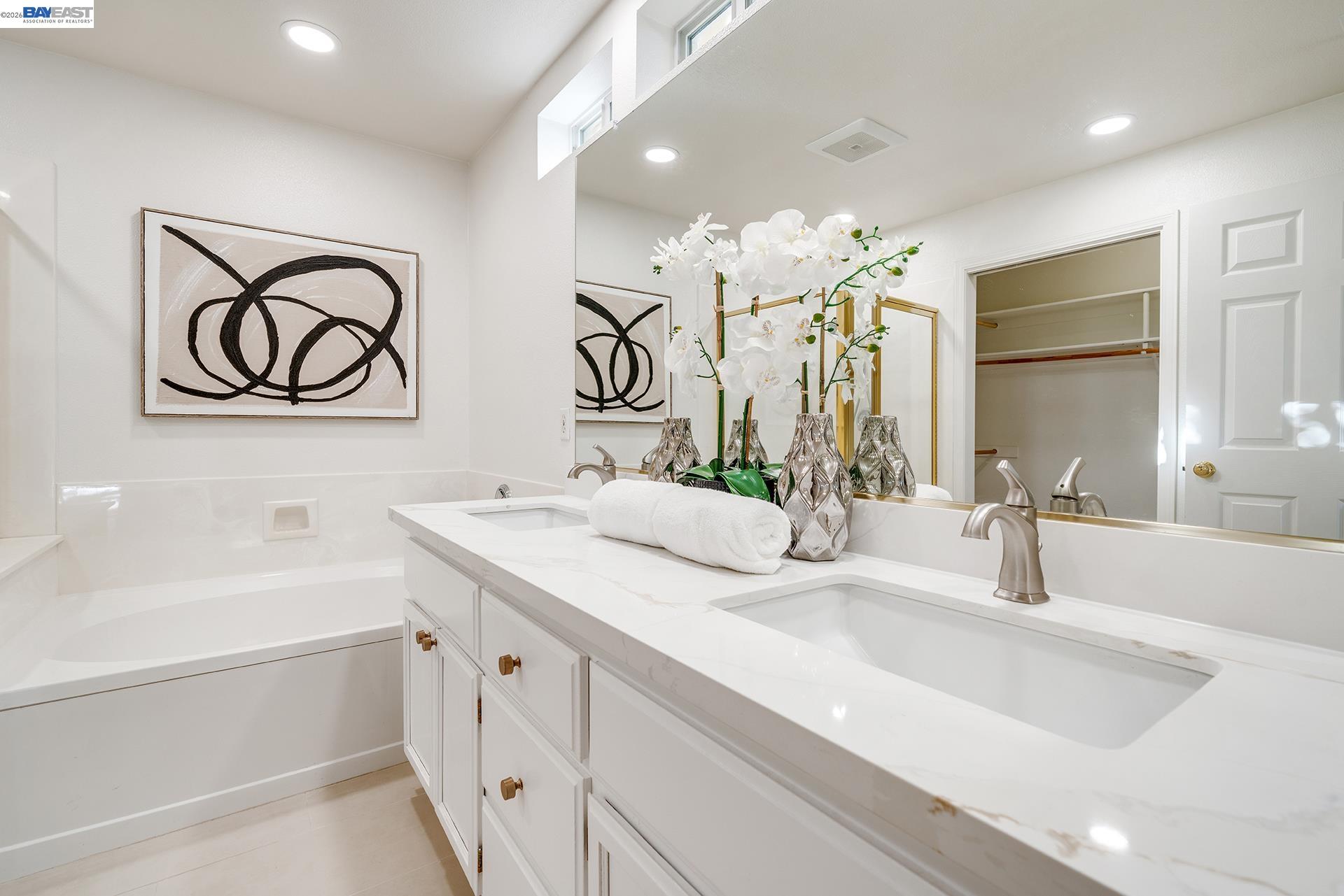 3541 Madison Common