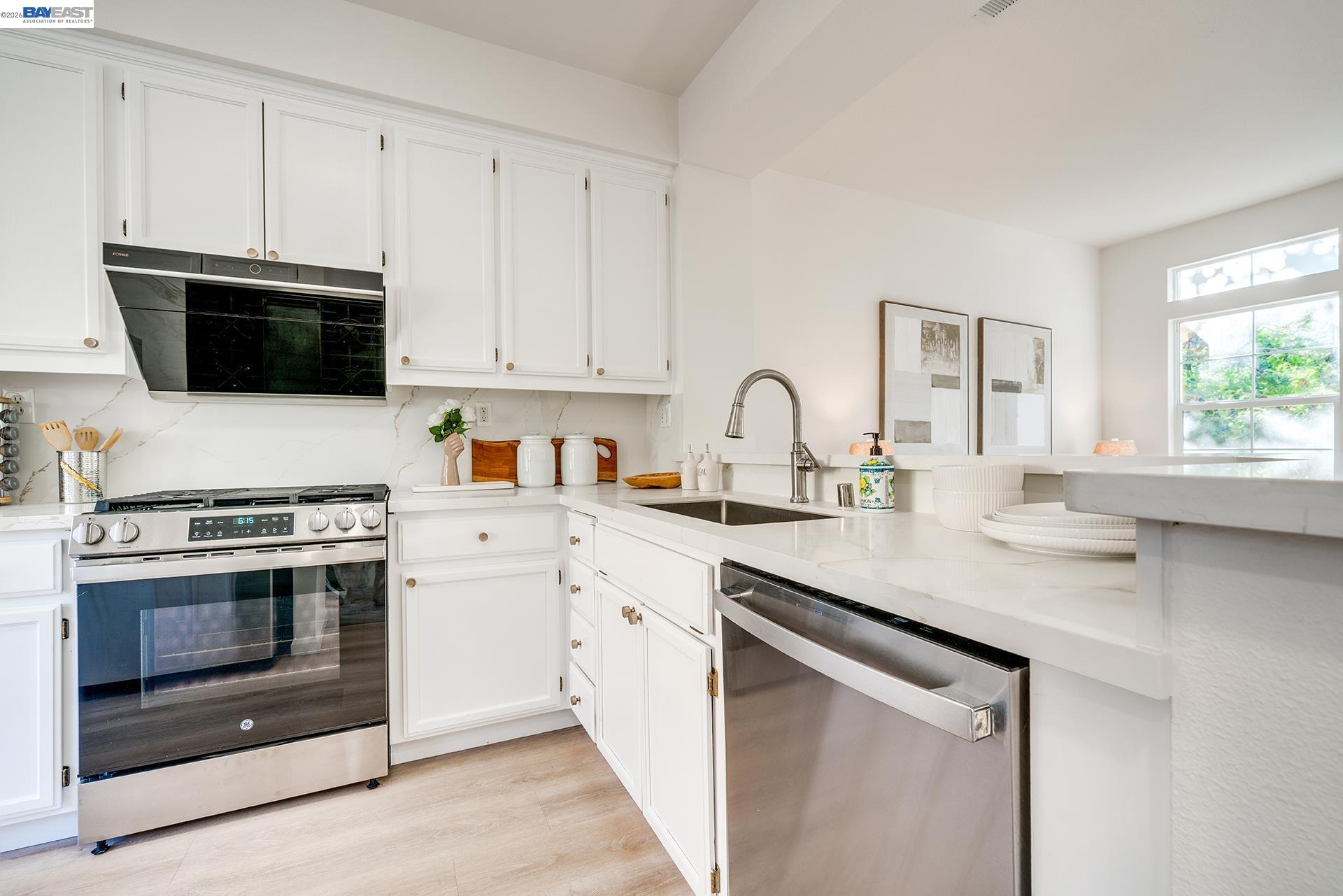 3541 Madison Common