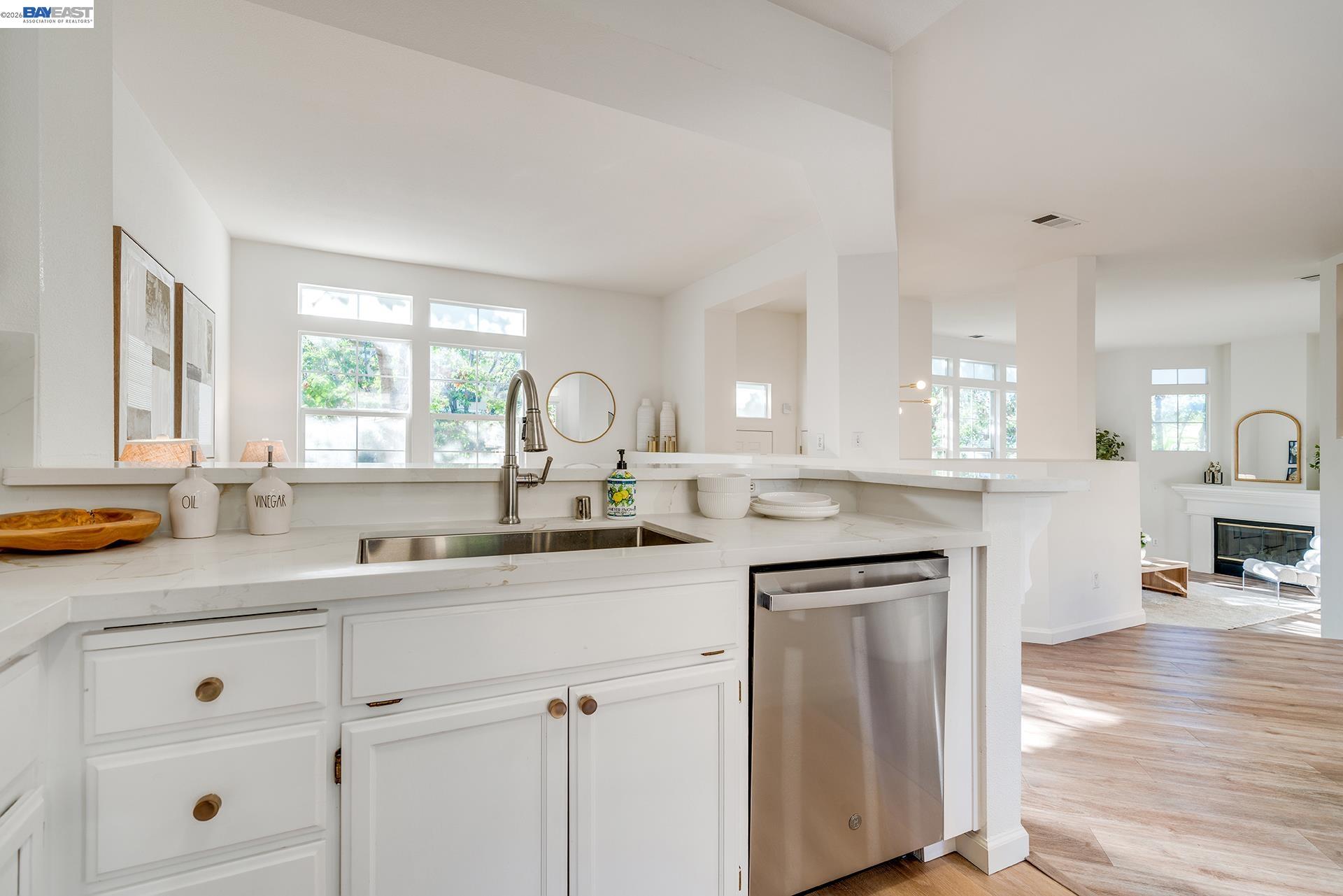 3541 Madison Common